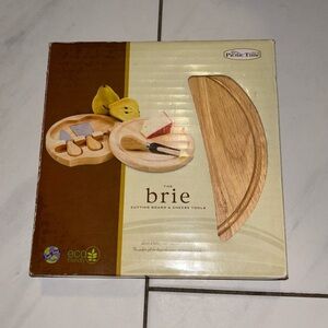 Picnic Time Brie Cutting Board & Cheese Tools - Brown